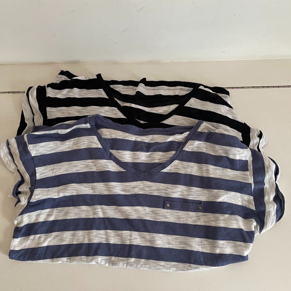 Denver Hayes Woman V Neck Striped Short Sleeve Pullover T Shirt Size XL Lot of 2